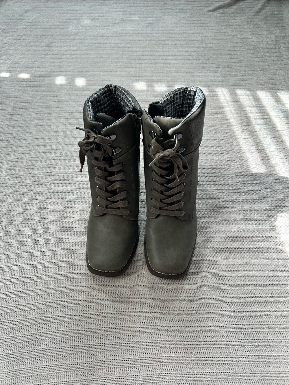 Lace up heeled boot